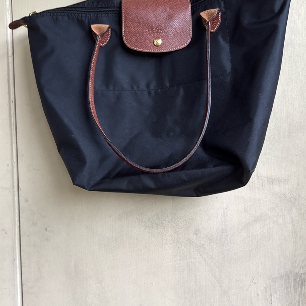 Longchamp Black and Brown Tote Bag with Timeless Elegance